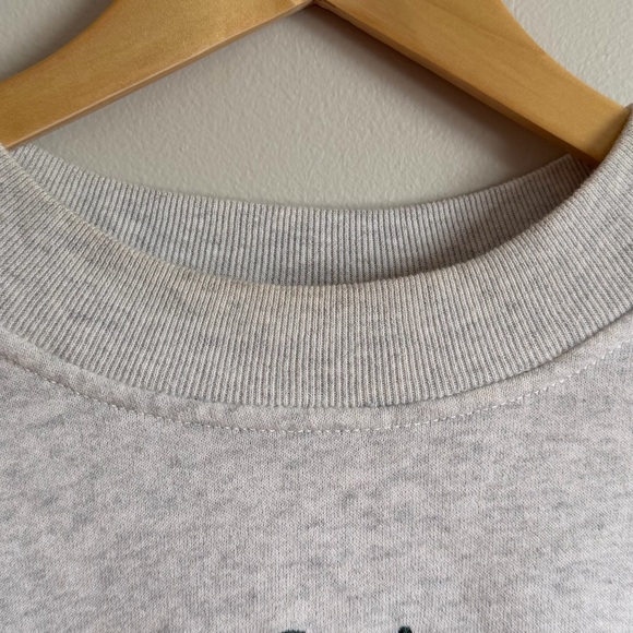 Abercrombie & Fitch Cropped Crewneck - Picture 3 of 5